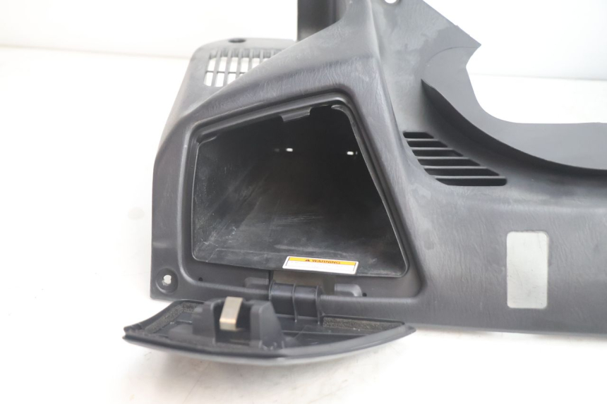 photo de INNER LEGSHIELD UPPER SUZUKI BURGMAN EXECUTIVE ABS 650 (2006 - 2012) - Alternative perspective