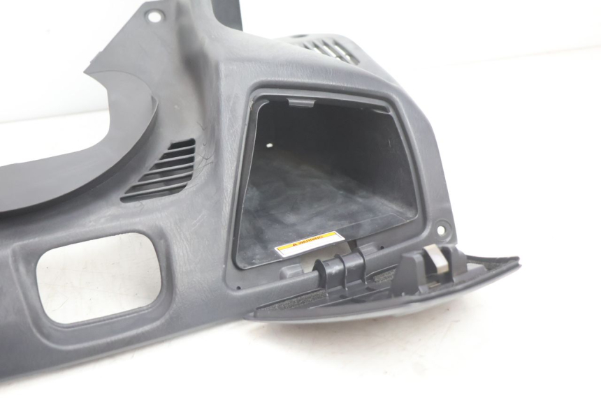 photo de INNER LEGSHIELD UPPER SUZUKI BURGMAN EXECUTIVE ABS 650 (2006 - 2012) - Technical close-up