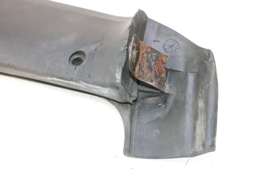 photo de INNER LEGSHIELD UPPER BMW C1 125 (2000 - 2003) - Zoom on usage condition