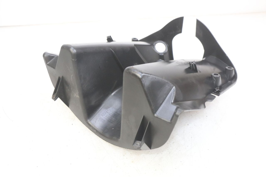 photo de UPPER INNER FAIRING PEUGEOT V-CLIC VCLIC 50 (2007 - 2013) - Zoom on usage condition