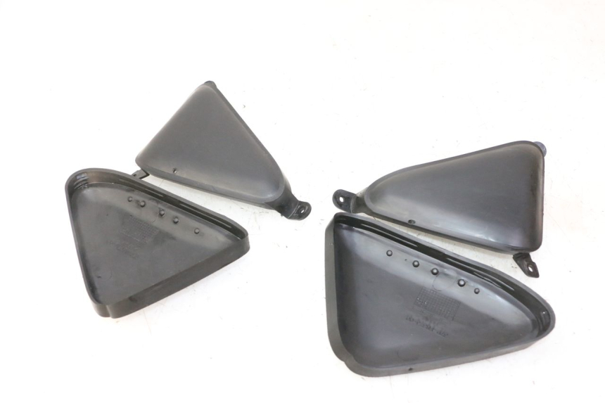 photo de INNER LEGSHIELD UPPER YAMAHA X-MAX XMAX 125 (2010 - 2013) - Technical close-up