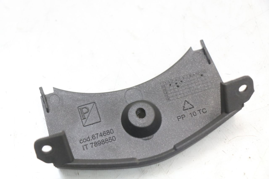 photo de UPPER INNER FAIRING PIAGGIO X10 125 (2012 - 2017) - Alternative perspective