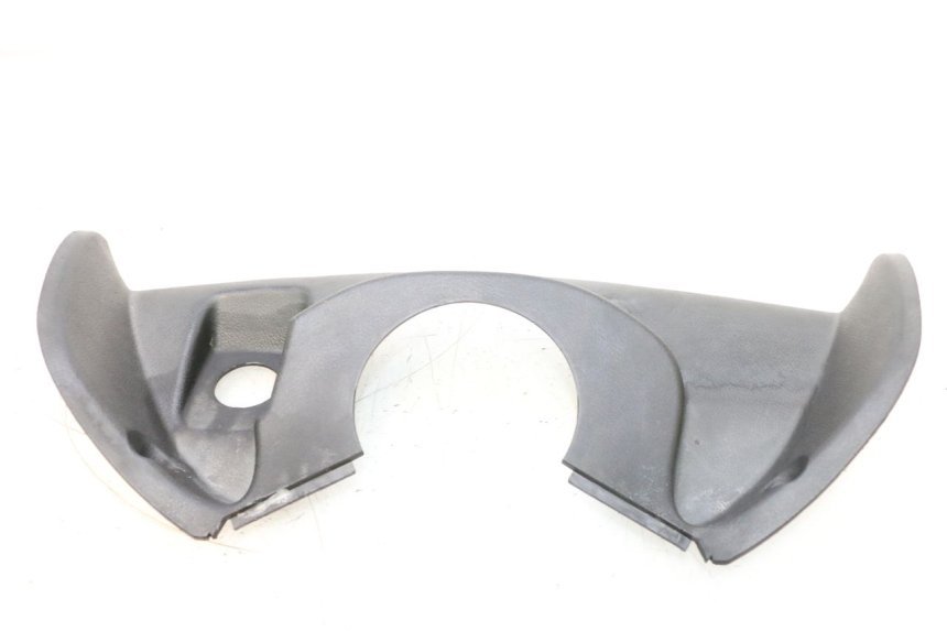 photo de INNER LEGSHIELD UPPER YAMAHA YP MAJESTY 125 (1998 - 2001) - Alternative perspective