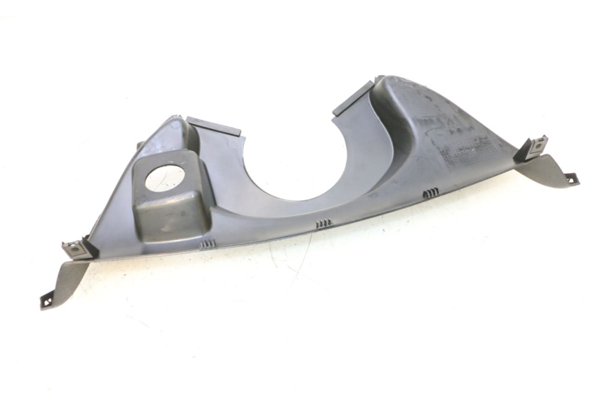 photo de INNER LEGSHIELD UPPER YAMAHA YP MAJESTY 125 (1998 - 2001) - Technical close-up