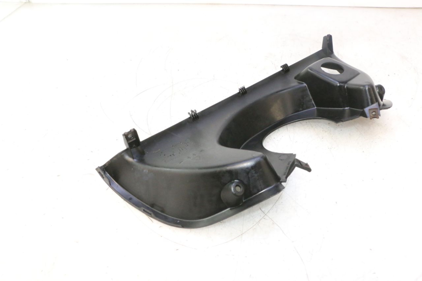 photo de INNER LEGSHIELD UPPER YAMAHA YP MAJESTY 125 (2002 - 2006) - Technical close-up