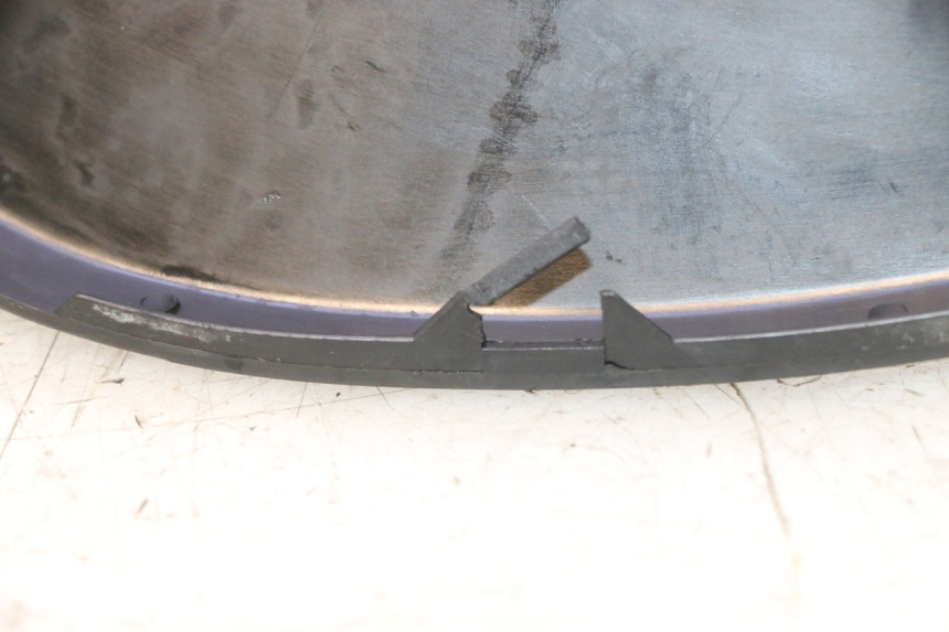 photo de INNER LEGSHIELD UPPER YAMAHA YP MAJESTY 125 (2002 - 2006) - Surface and material condition
