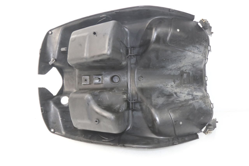 photo de INNER LEGSHIELD PEUGEOT SV 50 (1992 - 2004) - Distinctive features