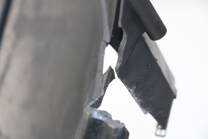 photo de INNER LEGSHIELD PEUGEOT SV 80 (1993 - 1997) - Component detail