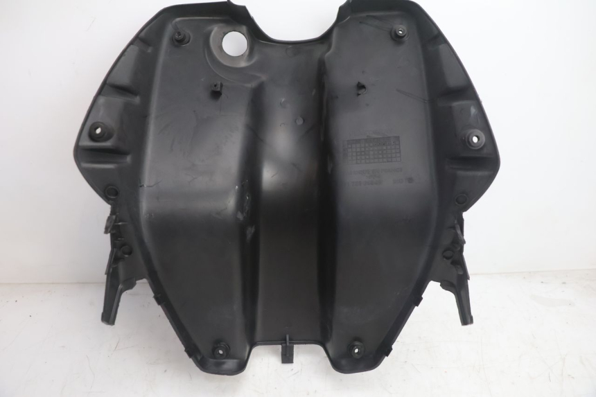 photo de INNER LEGSHIELD PEUGEOT TREKKER 50 (1995 - 2004) - Surface and material condition