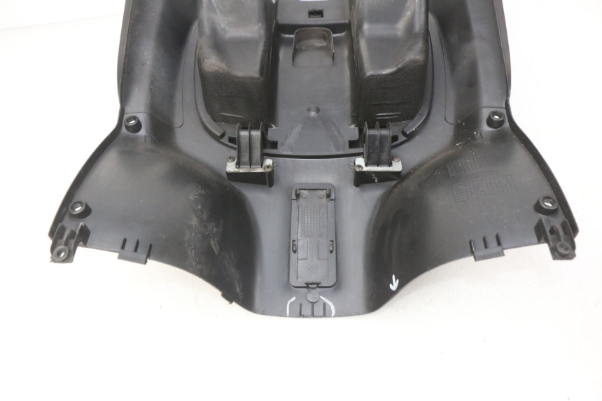 photo de INNER LEGSHIELD PEUGEOT TWEET 4T 50 (2018 - 2022) - Zoom on usage condition