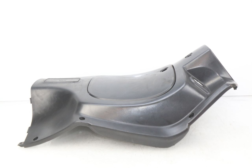 photo de INNER LEGSHIELD PEUGEOT TWEET 4T 50 (2018 - 2022) - Fixing points details