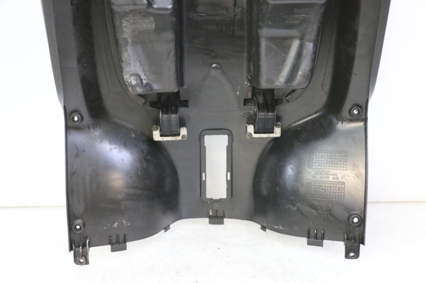 photo de INNER LEGSHIELD PEUGEOT TWEET 4T 50 (2018 - 2022) - Technical close-up