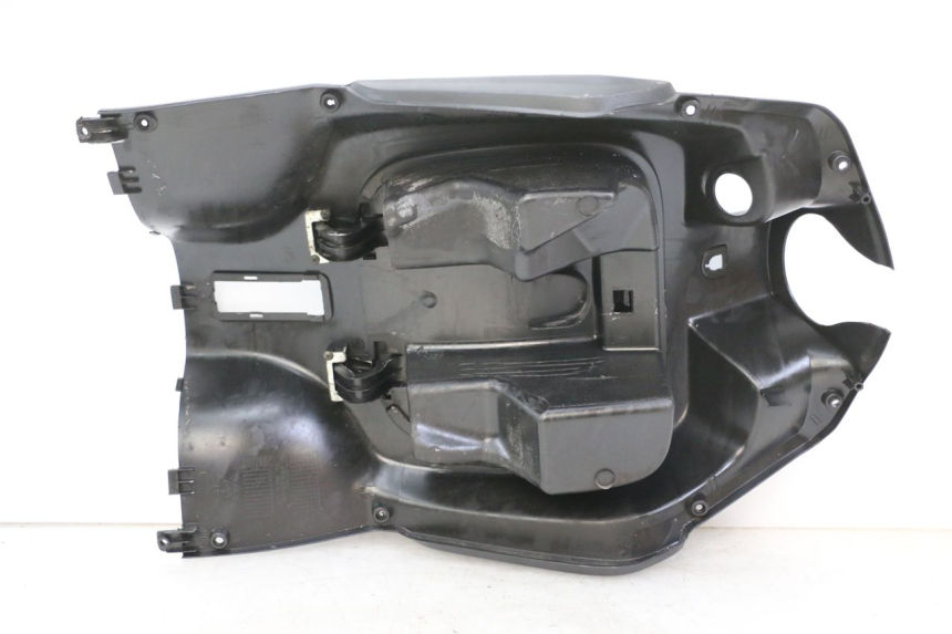 photo de INNER LEGSHIELD PEUGEOT TWEET 4T 50 (2018 - 2022) - Surface and material condition