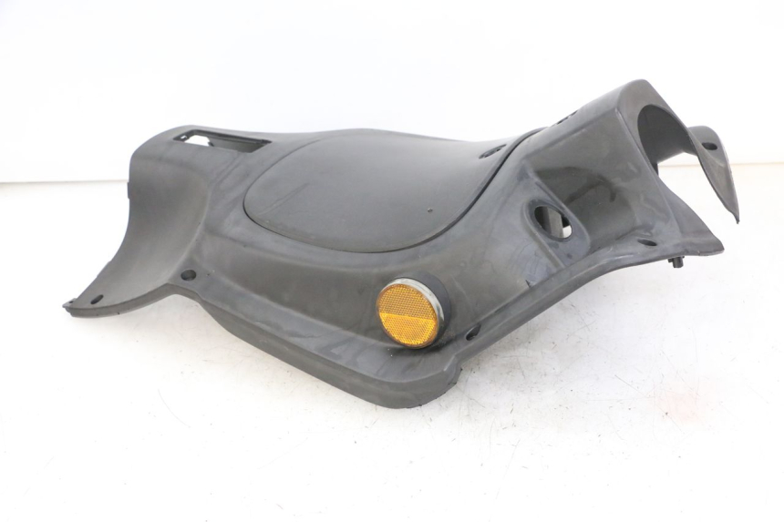 photo de INNER LEGSHIELD PEUGEOT TWEET 4T 50 (2014 - 2019) - Fixing points details