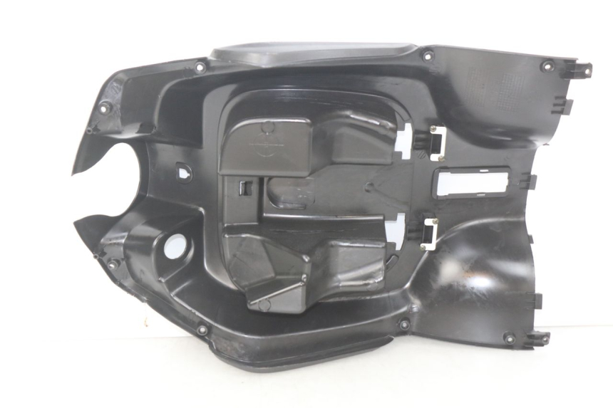 photo de INNER LEGSHIELD PEUGEOT TWEET ACTIVE 4T 50 (2018 - 2022) - Fixing points details