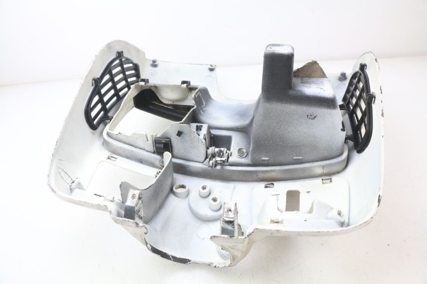photo de INNER LEGSHIELD PIAGGIO VESPA GTS SUPER IE 125 (2009 - 2016) - Component detail