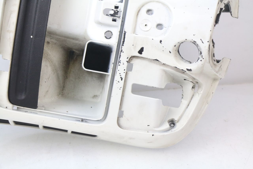 photo de INNER LEGSHIELD PIAGGIO VESPA GTS SUPER IE 125 (2009 - 2016) - Distinctive features