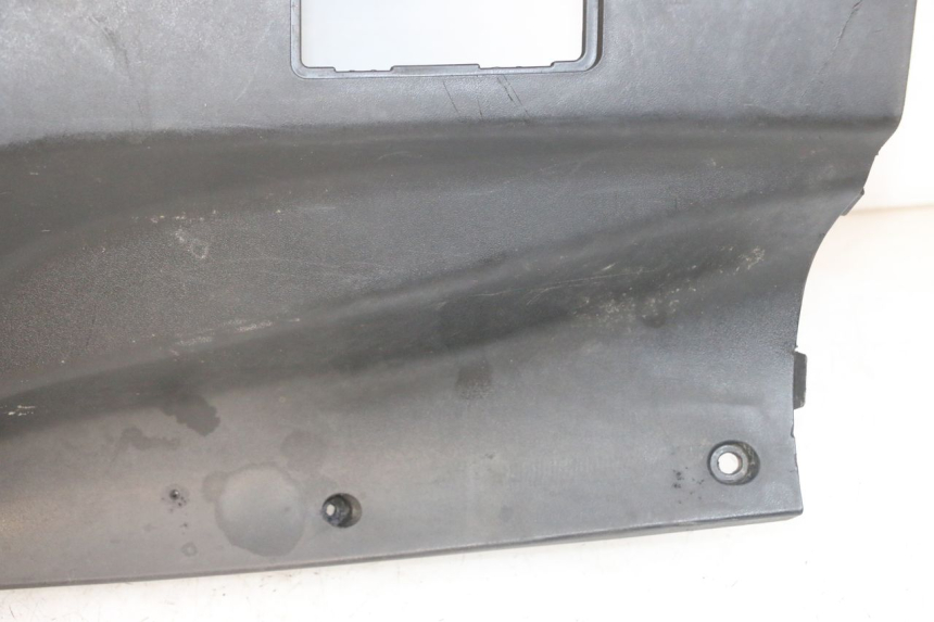 photo de INNER APRON PEUGEOT VIVACITY NEW 4T 50 (2008 - 2017) - Surface and material condition