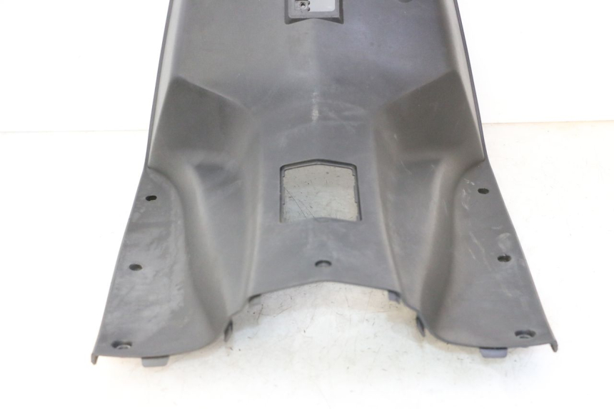 photo de INNER APRON PEUGEOT VIVACITY NEW 4T 50 (2008 - 2017) - Surface and material condition