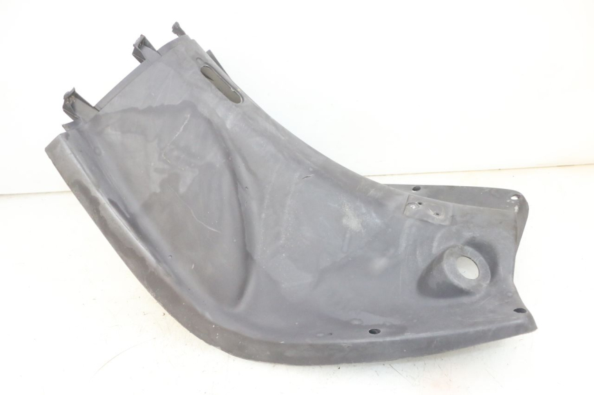 photo de INNER LEGSHIELD PEUGEOT VIVACITY 100 (1999 - 2008) - High-resolution close-up