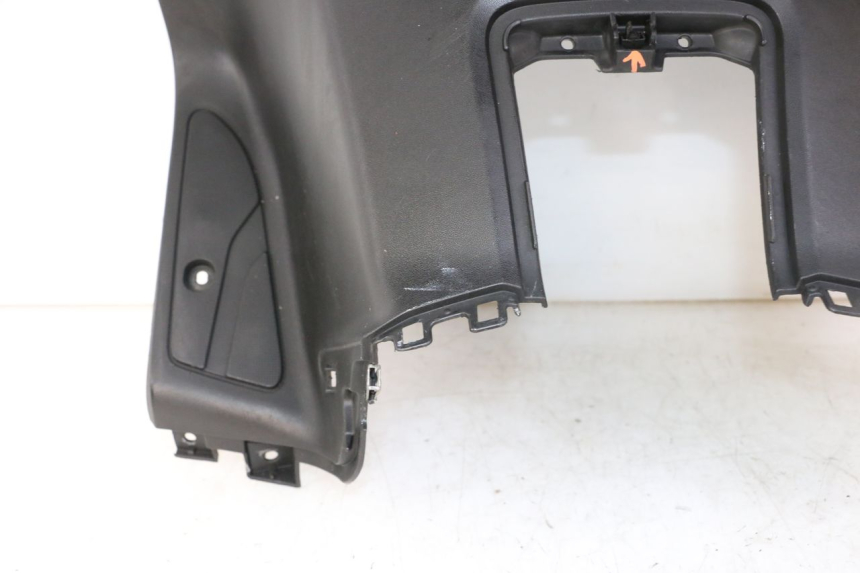 photo de INNER LEGSHIELD YAMAHA X-MAX XMAX ABS 250 (2010 - 2012) - Focus on structure