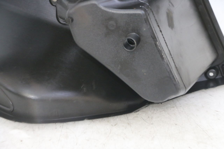 photo de INNER FAIRING YAMAHA X-MAX XMAX 125 (2010 - 2013) - Technical close-up