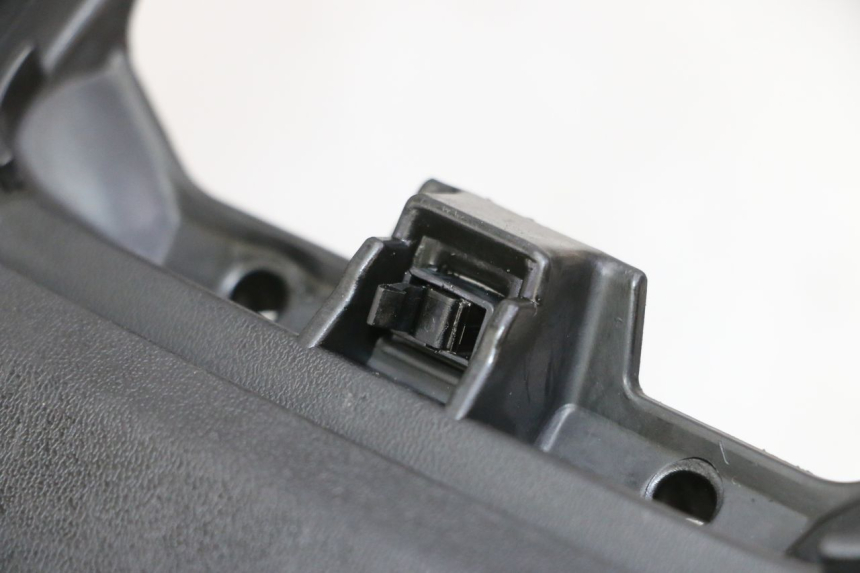 photo de INNER FAIRING YAMAHA X-MAX XMAX 125 (2010 - 2013) - Zoom on usage condition