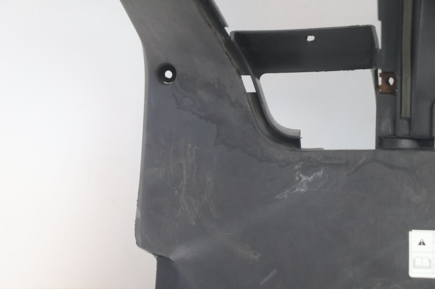 photo de INNER APRON YAMAHA XMAX X-MAX 125 (2006 - 2009) - Technical close-up