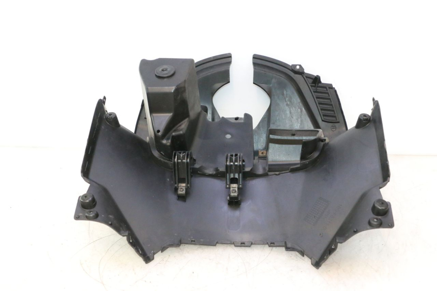 photo de INNER APRON YAMAHA XMAX X-MAX 125 (2006 - 2009) - Fixing points details