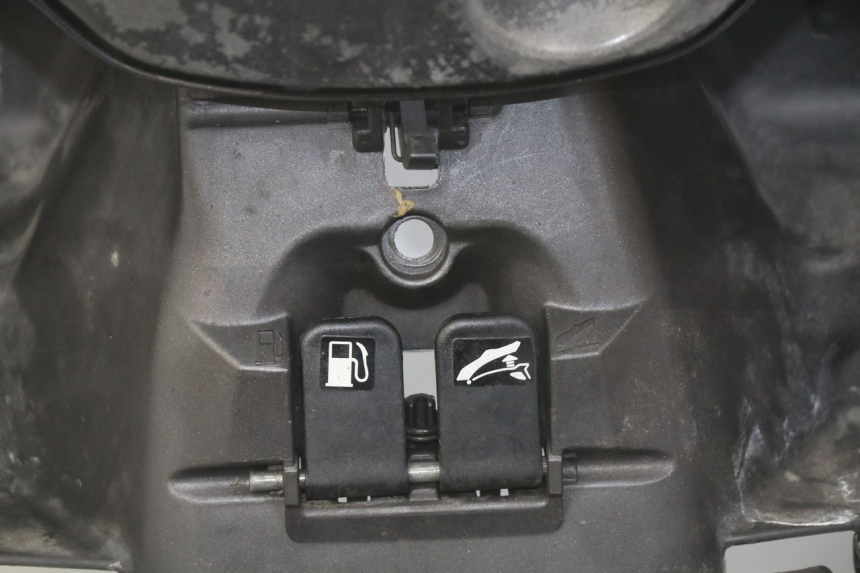 photo de INNER APRON PIAGGIO X9 EVOLUTION 125 (2003 - 2007) - High-resolution close-up