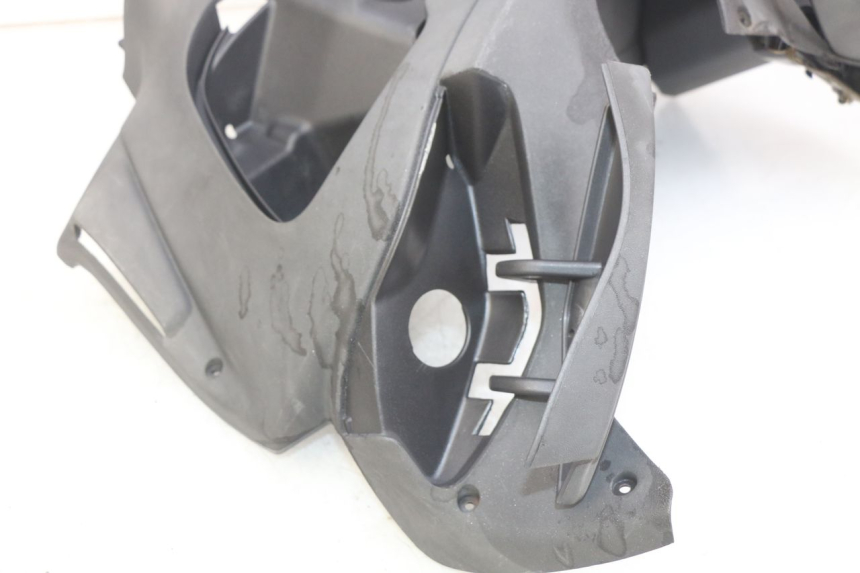 photo de INNER APRON PIAGGIO X9 125 (2000 - 2003) - Zoom on usage condition