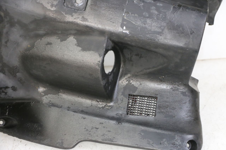 photo de INNER LEGSHIELD YAMAHA AEROX 50 (1997 - 2006) - Detailed visual inspection