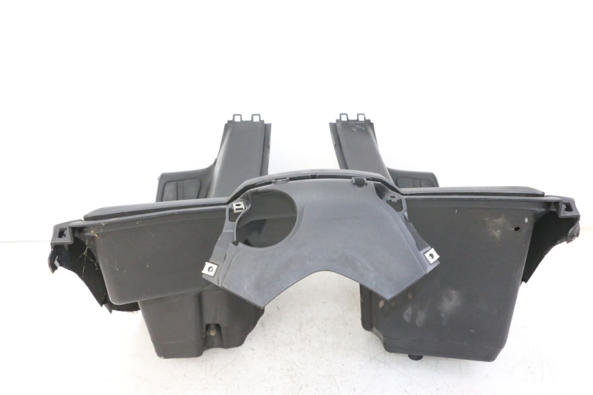 photo de INNER LEGSHIELD YAMAHA X-MAX XMAX ABS 250 (2010 - 2014) - Component zoom