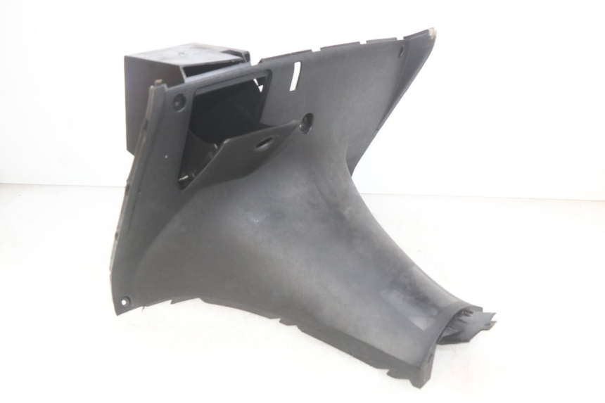 photo de INNER FAIRING YAMAHA YP MAJESTY 125 (2007 - 2010) - Technical close-up