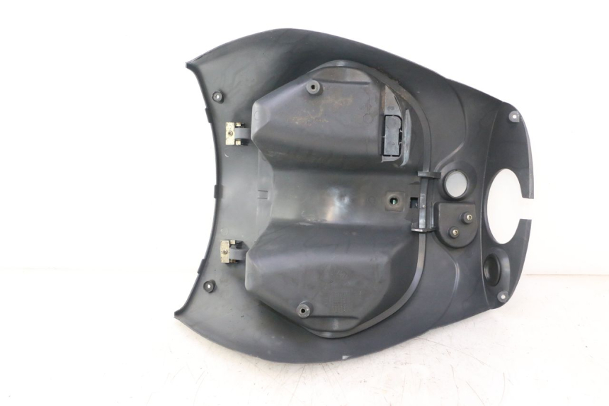 photo de INNER LEGSHIELD PIAGGIO ZIP 4T 50 (2006 - 2017) - Fixing points details