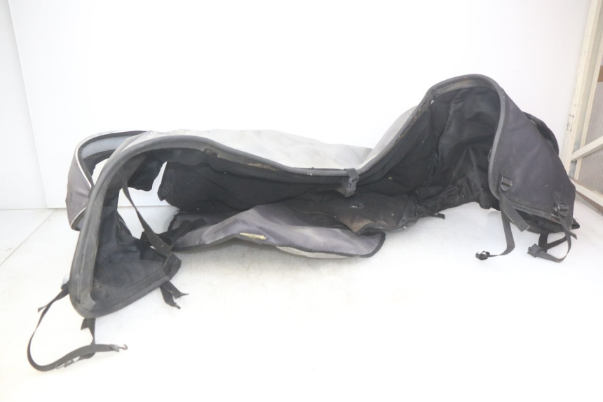 photo de PROTECTION APRON SUZUKI BURGMAN 650 (2002 - 2004) - Surface and material condition