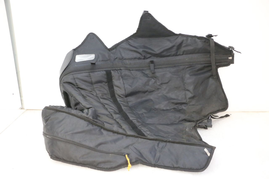 photo de LEG COVER PIAGGIO MP3 HPE 310 (2024 - 2025) - Additional view of the item