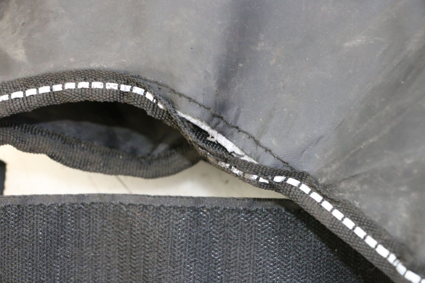 photo de LEG COVER PIAGGIO MP3 HPE 310 (2024 - 2025) - Alternative perspective