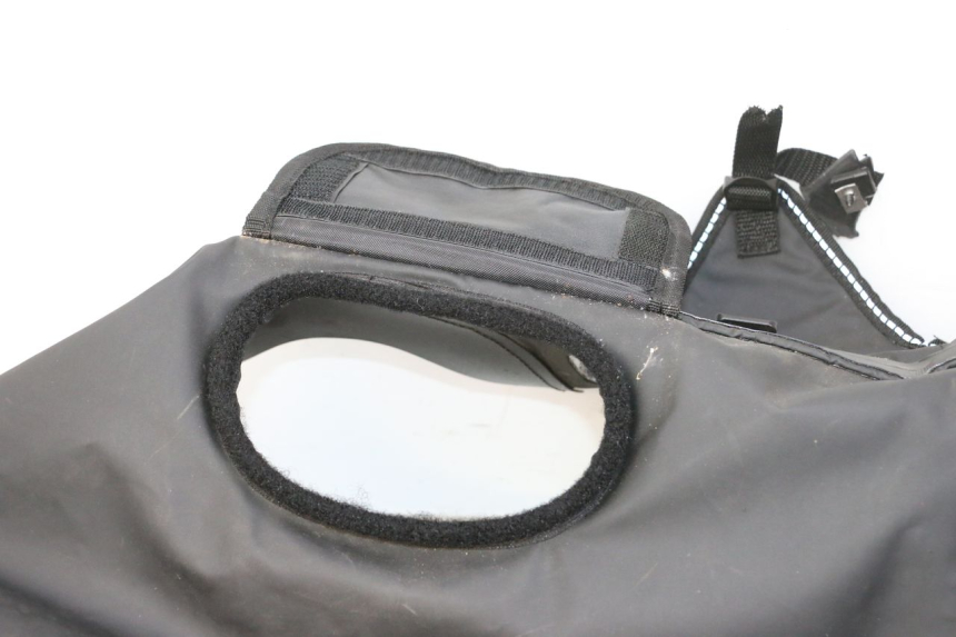 photo de LEG COVER PIAGGIO MP3 HPE 310 (2024 - 2025) - Technical close-up