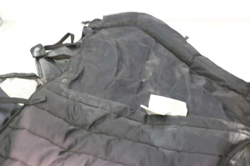 photo de LEG COVER PIAGGIO MP3 HPE 530 (2022 - 2026) - Zoom on usage condition