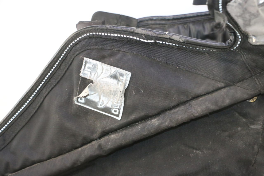 photo de LEG COVER PIAGGIO MP3 HPE 530 (2022 - 2026) - Alternative perspective