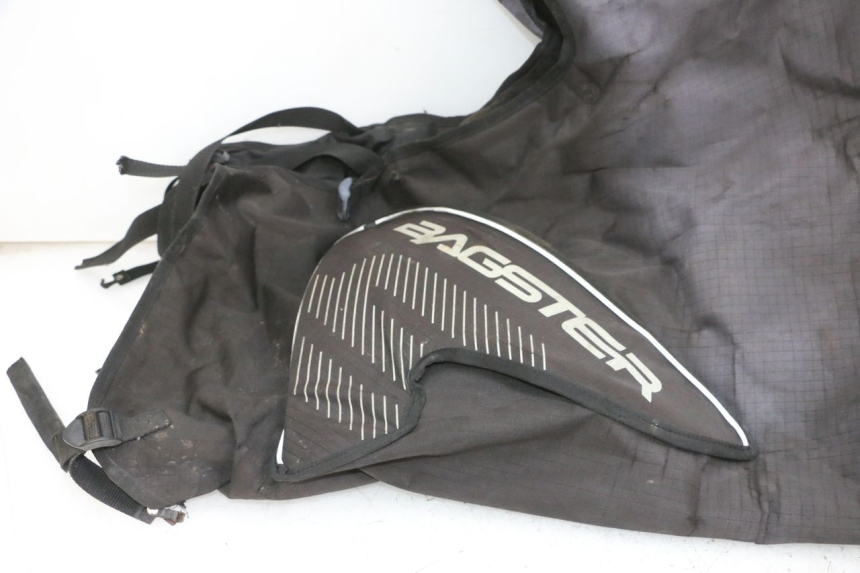 photo de LEG COVER PIAGGIO XEVO - X EVO 125 (2007 - 2017) - Component detail