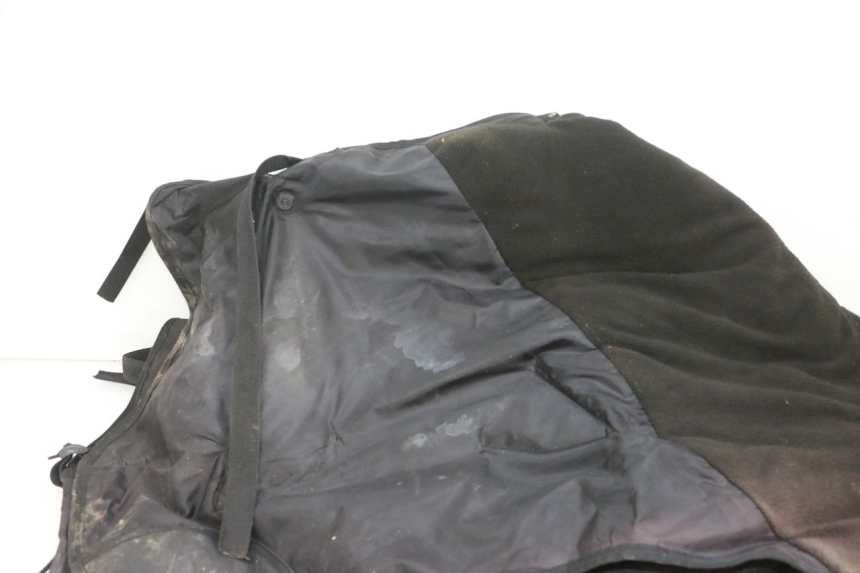 photo de LEG COVER PIAGGIO XEVO - X EVO 125 (2007 - 2017) - Fixing points details