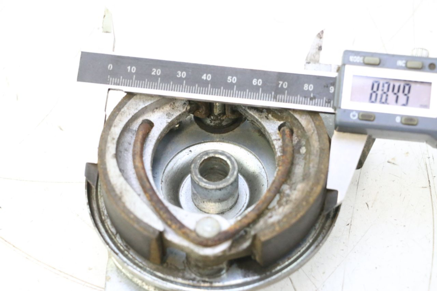 photo de REAR BRAKE DRUM PEUGEOT 103 SPX CLIP 50 (1989 - 1992) - Zoom on usage condition