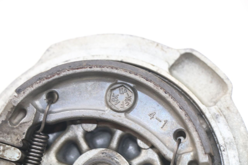 photo de REAR BRAKE DRUM YAMAHA TW 125 (1998 - 2002) - Fixing points details