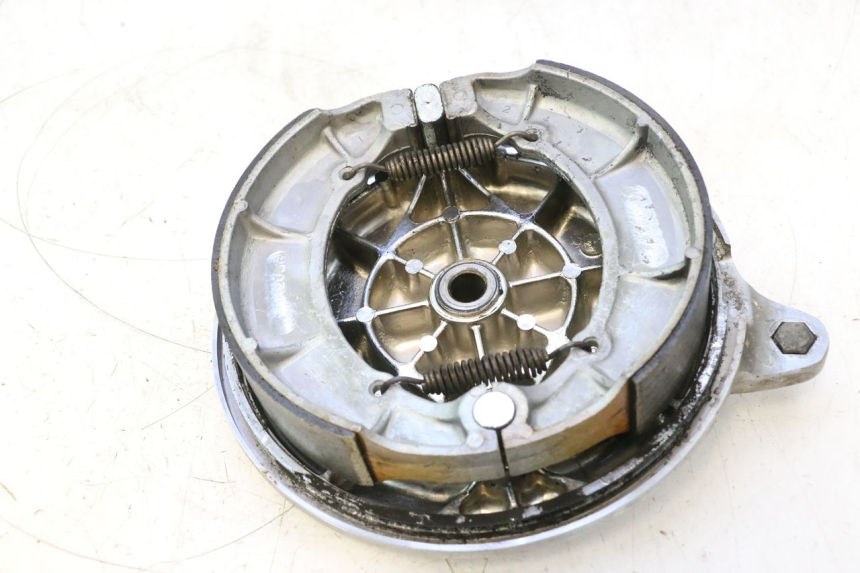photo de REAR BRAKE DRUM YAMAHA XV VIRAGO 535 (1988 - 2004) - Fixing points details