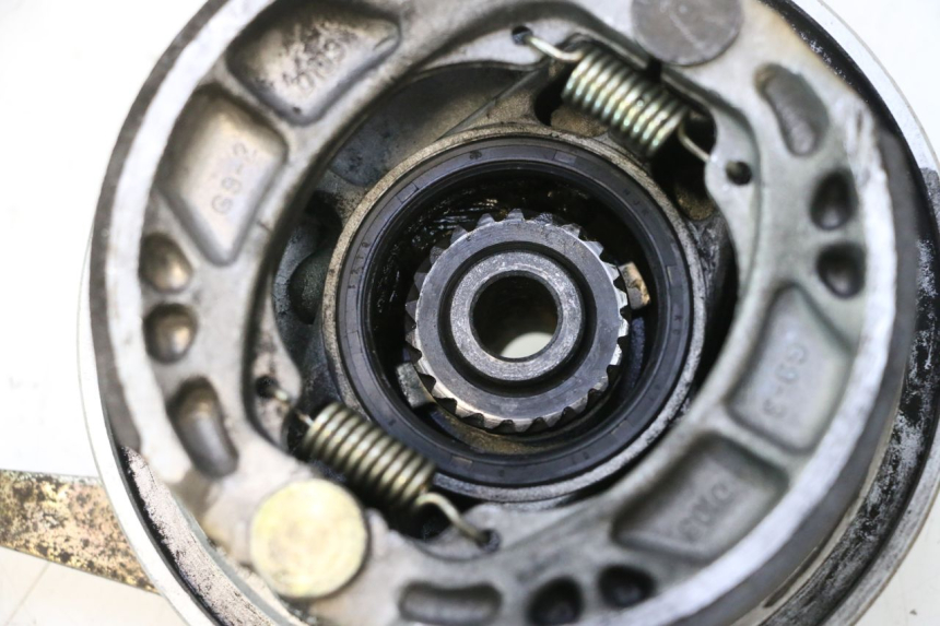 photo de FRONT BRAKE DRUM PEUGEOT LUDIX ONE 14P 50 (2004 - 2013) - Surface and material condition