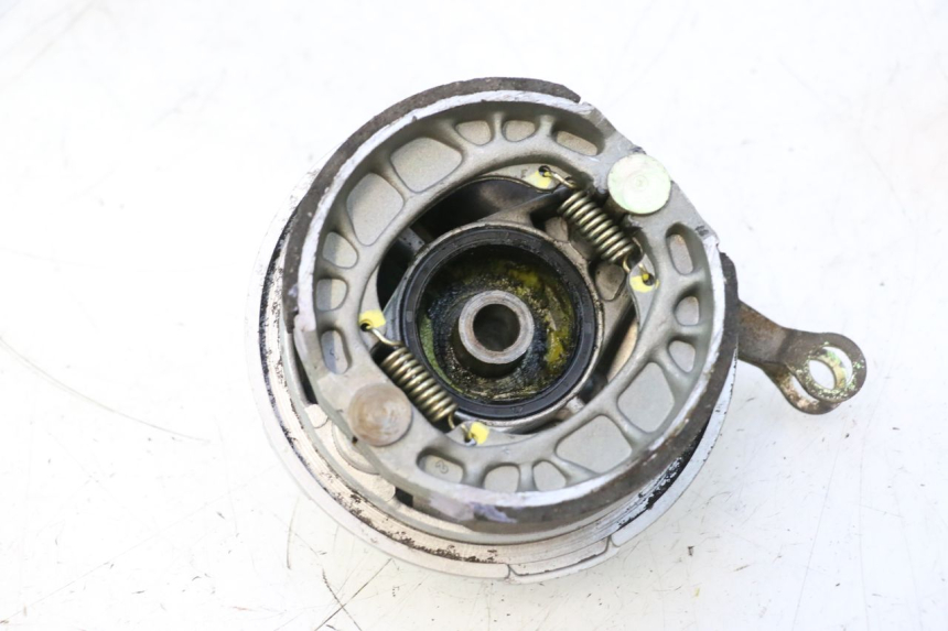 photo de FRONT BRAKE DRUM PEUGEOT LUDIX ONE 50 (2004 - 2013) - Alternative perspective