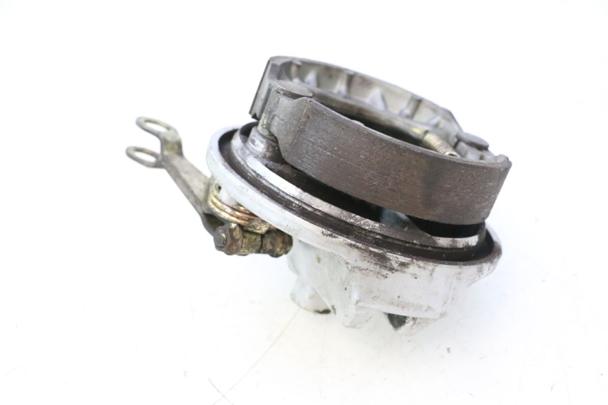 photo de FRONT BRAKE DRUM PEUGEOT LUDIX ONE 50 (2004 - 2013) - Fixing points details