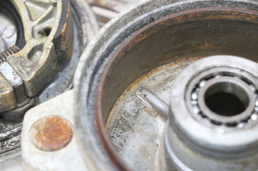 photo de FRONT BRAKE DRUM SMC XROAD 150 - High-resolution close-up